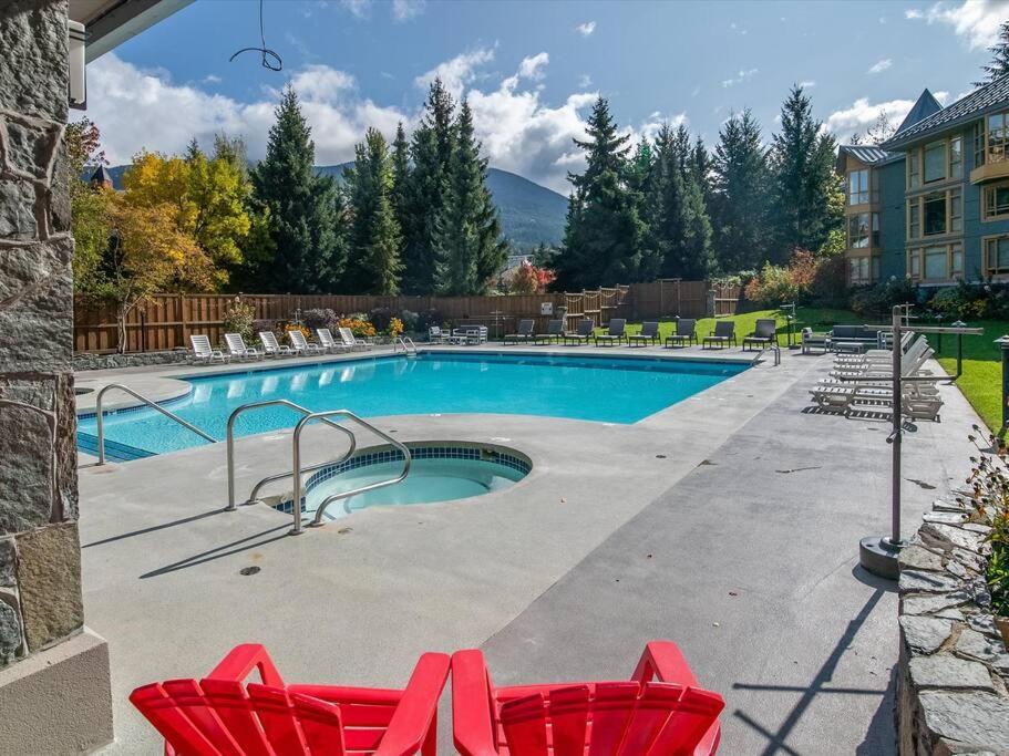 Cascade Lodge Premium Suite, With Pool & Hot Tub Γουίστλερ Εξωτερικό φωτογραφία